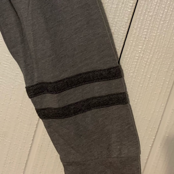 Atletic top with an open back - Picture 4 of 5